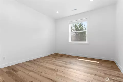Bedroom - 1204 E Georgia Ln, Everson, WA 98247 photo 7 of 8