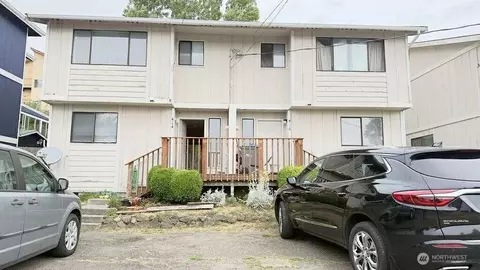 414 E 31st St, Bremerton, WA 98310