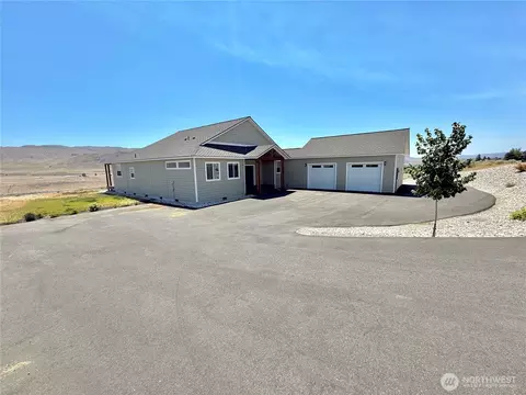 465 Parks Dr, Okanogan, WA 98840