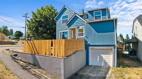 1120 8th St, Bremerton, WA 98337
