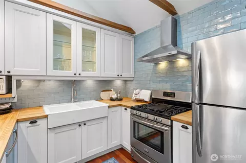 1961 22nd Ave E, Seattle, WA 98112 photo 11
