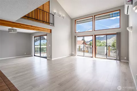 228 E Gibson Ave, Chelan, WA 98816 photo 5