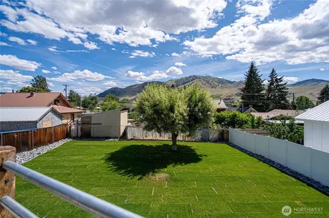 228 E Gibson Ave, Chelan, WA 98816 photo 38