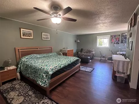 Bedroom - 380 Evergreen Loop, Forks, WA 98331 photo 2 of 2
