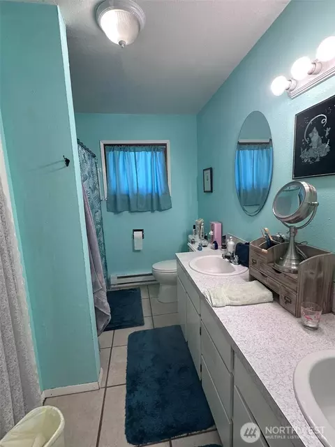 Bath - 380 Evergreen Loop, Forks, WA 98331 photo 1 of 2