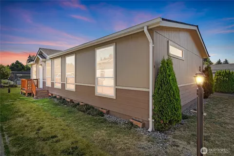 707 37th St SE #36, Auburn, WA 98002