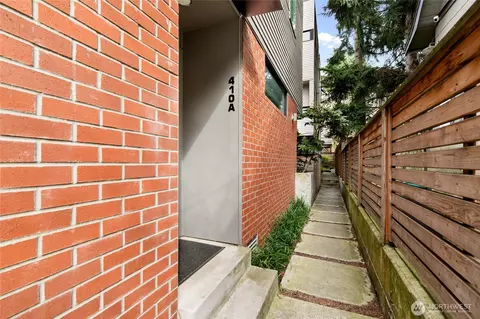 Exterior - 410 A 10th Ave E, Seattle, WA 98102 photo 4 of 12