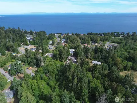 999 Largent Ln, Port Angeles, WA 98362