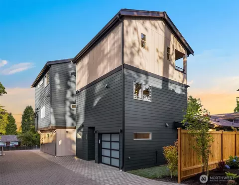 9047 Dibble Ave NW #B, Seattle, WA 98117