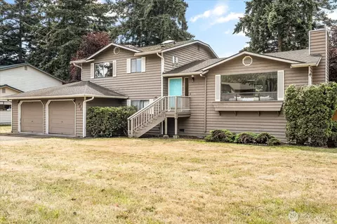 485 NW Columbia Dr, Oak Harbor, WA 98277
