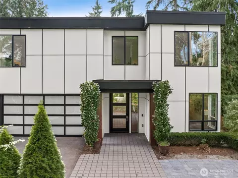 8426 SE 37th St, Mercer Island, WA 98040