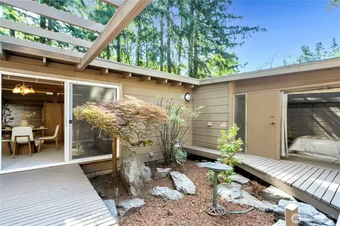4758 118th Ave SE, Bellevue, WA 98006
