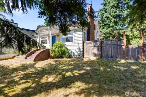 8607 15th Ave NE, Seattle, WA 98115