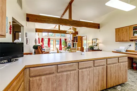 Kitchen - 162 Creekside Dr, Sequim, WA 98382 photo 4 of 4