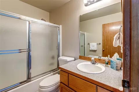 Bath - 162 Creekside Dr, Sequim, WA 98382 photo 2 of 2