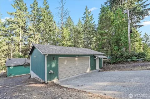 261 Emerald Lake Dr W, Grapeview, WA 98546