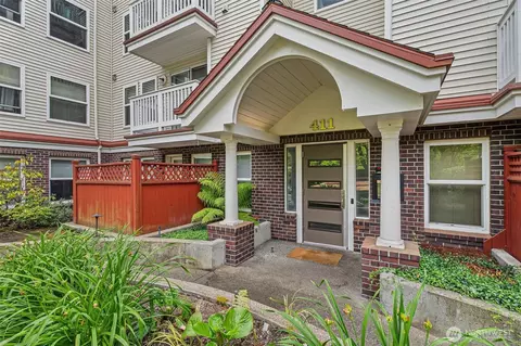411 N 90th St #406, Seattle, WA 98103