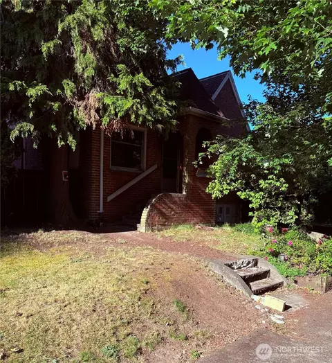 1013 NW 80th St, Seattle, WA 98117