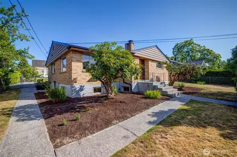 6011 S Roxbury St, Seattle, WA 98118