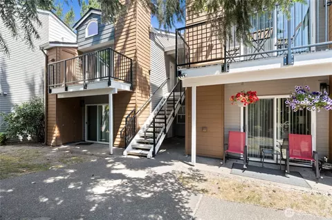 2609 S 272nd St #28, Kent, WA 98032