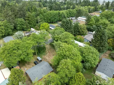 225 E Rain St NE, Ocean Shores, WA 98569