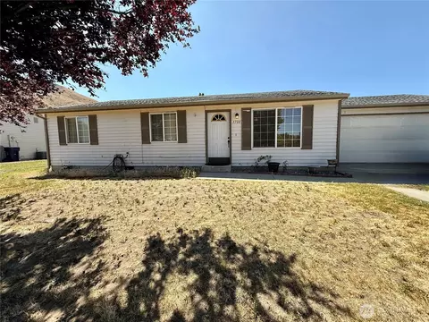 1700 Lincoln Park Cir, Wenatchee, WA 98801