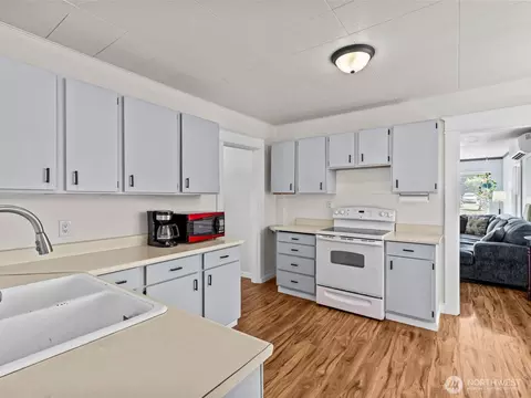 1310 Maple St, Everett, WA 98201 photo 8