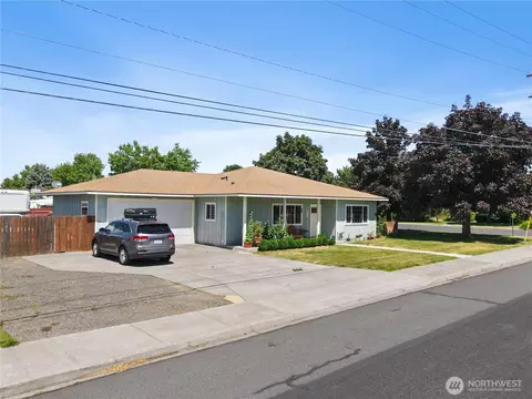 415 E Hamlet St, Othello, WA 99344