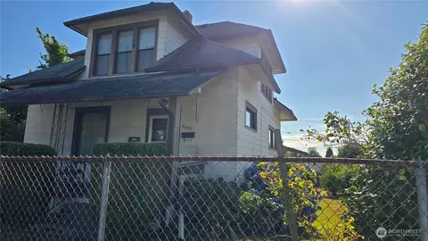 6126 S I St, Tacoma, WA 98408
