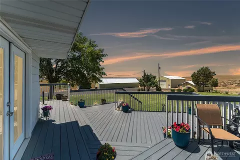 6397 Coyote Heights Rd N, Odessa, WA 99159