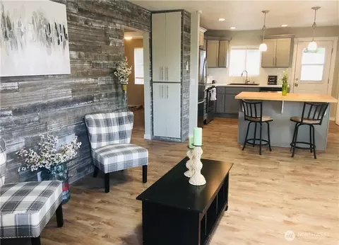 802 Hanford Ave, Bremerton, WA 98310