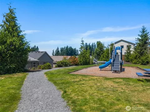 Exterior - 4410 237th Pl SE, Bothell, WA 98021 photo 7 of 7