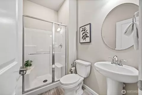 Bath - 4410 237th Pl SE, Bothell, WA 98021 photo 1 of 5