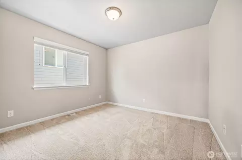 Bedroom - 4410 237th Pl SE, Bothell, WA 98021 photo 4 of 6