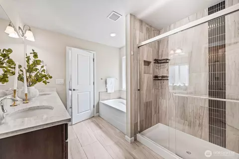 Bath - 4410 237th Pl SE, Bothell, WA 98021 photo 3 of 5
