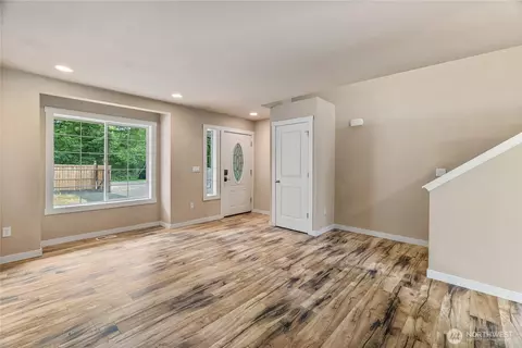 Living - 932 Tipsoo Loop N, Rainier, WA 98576 photo 1 of 8