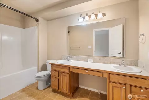 Bath - 932 Tipsoo Loop N, Rainier, WA 98576 photo 1 of 2