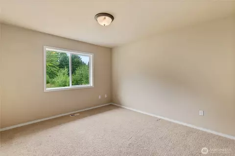 Bedroom - 932 Tipsoo Loop N, Rainier, WA 98576 photo 3 of 4