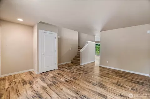 Living - 932 Tipsoo Loop N, Rainier, WA 98576 photo 3 of 8