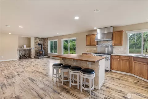 Kitchen - 932 Tipsoo Loop N, Rainier, WA 98576 photo 1 of 6