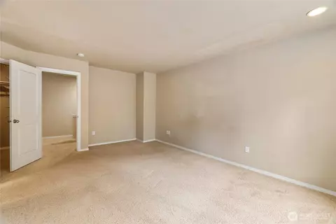 Bedroom - 932 Tipsoo Loop N, Rainier, WA 98576 photo 1 of 4