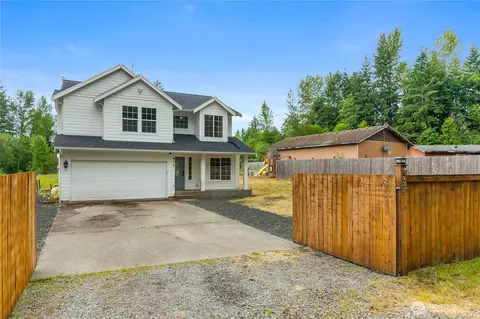 932 Tipsoo Loop N, Rainier, WA 98576