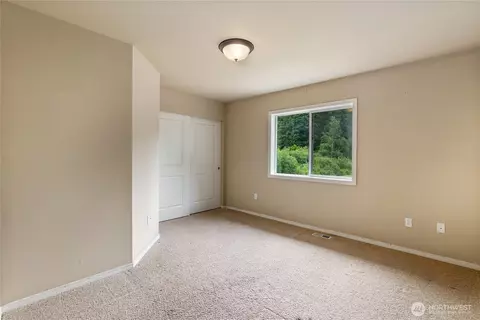 Bedroom - 932 Tipsoo Loop N, Rainier, WA 98576 photo 2 of 4