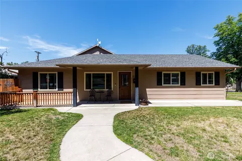 1130 Central Dr, Coulee Dam, WA 99116