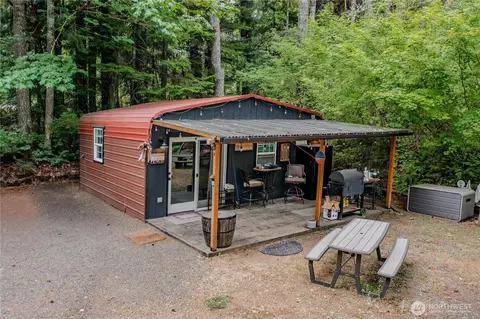 31 N Fawn Dr, Hoodsport, WA 98548