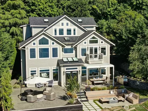 70 Island Blvd, Fox Island, WA 98333
