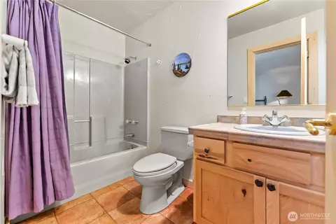 Bath - 18 Liberty Ln, Winthrop, WA 98862 photo 4 of 5