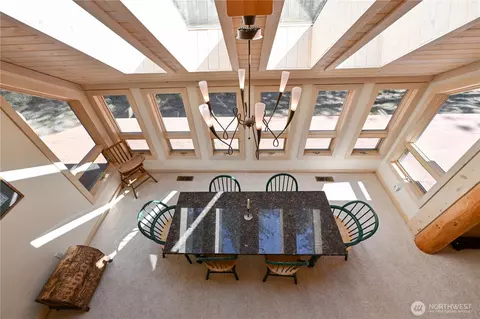 Dining - 18 Liberty Ln, Winthrop, WA 98862 photo 3 of 4