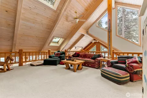 Living - 18 Liberty Ln, Winthrop, WA 98862 photo 4 of 7