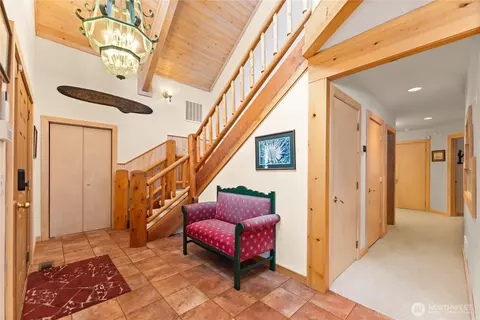 Entry Way - 18 Liberty Ln, Winthrop, WA 98862 photo 1 of 3